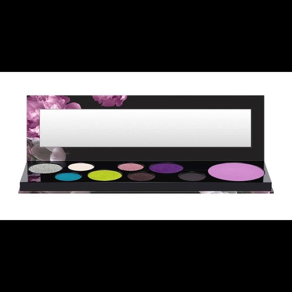 MAC Pretty Punk Eyeshadow & Highlighter Palette - Picture 2 of 4